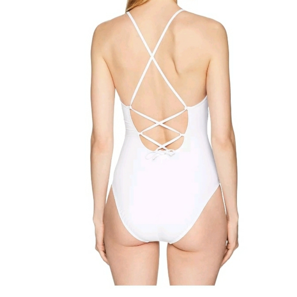 NWT LA BLANCA SCALLOPED SWIM BATHING designer 👀 $129 MSRP - Picture 3 of 8